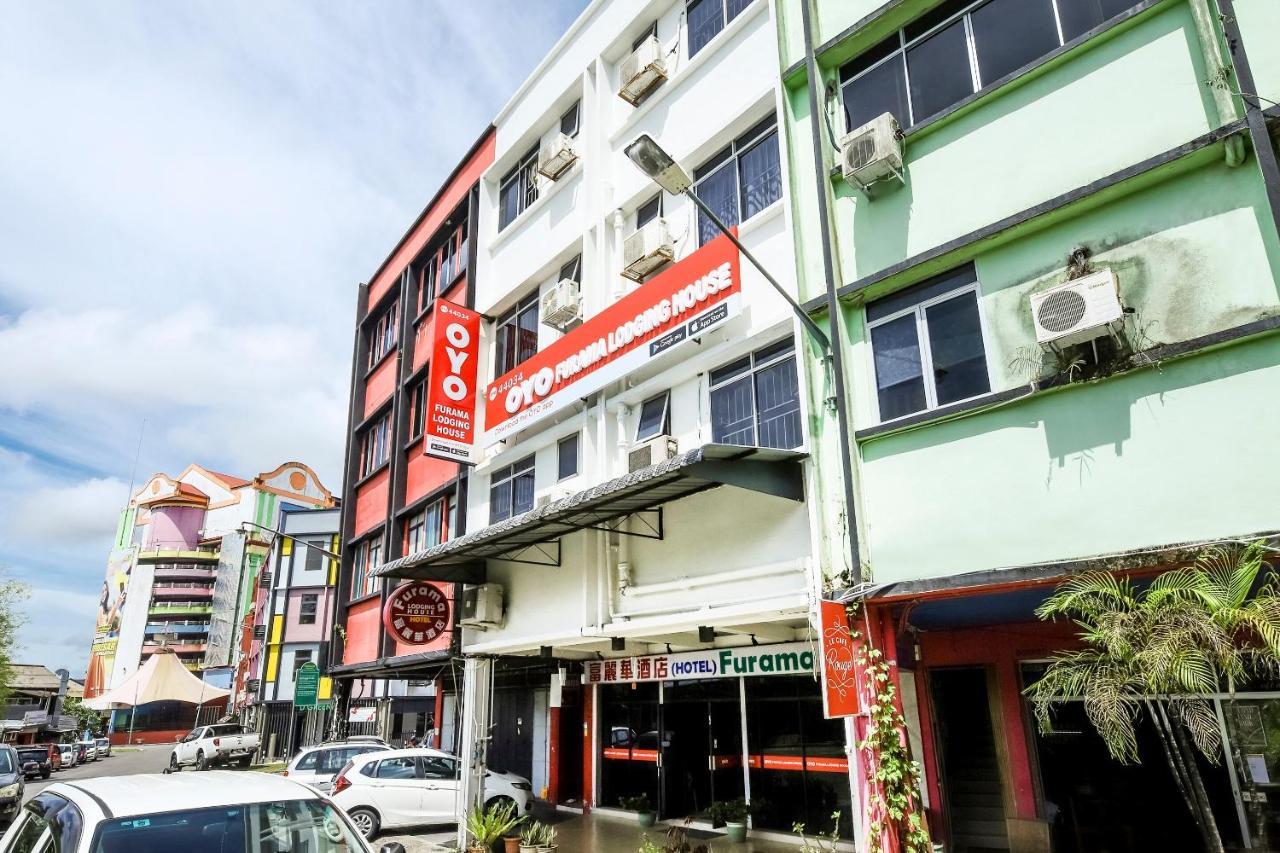 Oyo 44034 弗拉玛酒店 古晋 外观 照片