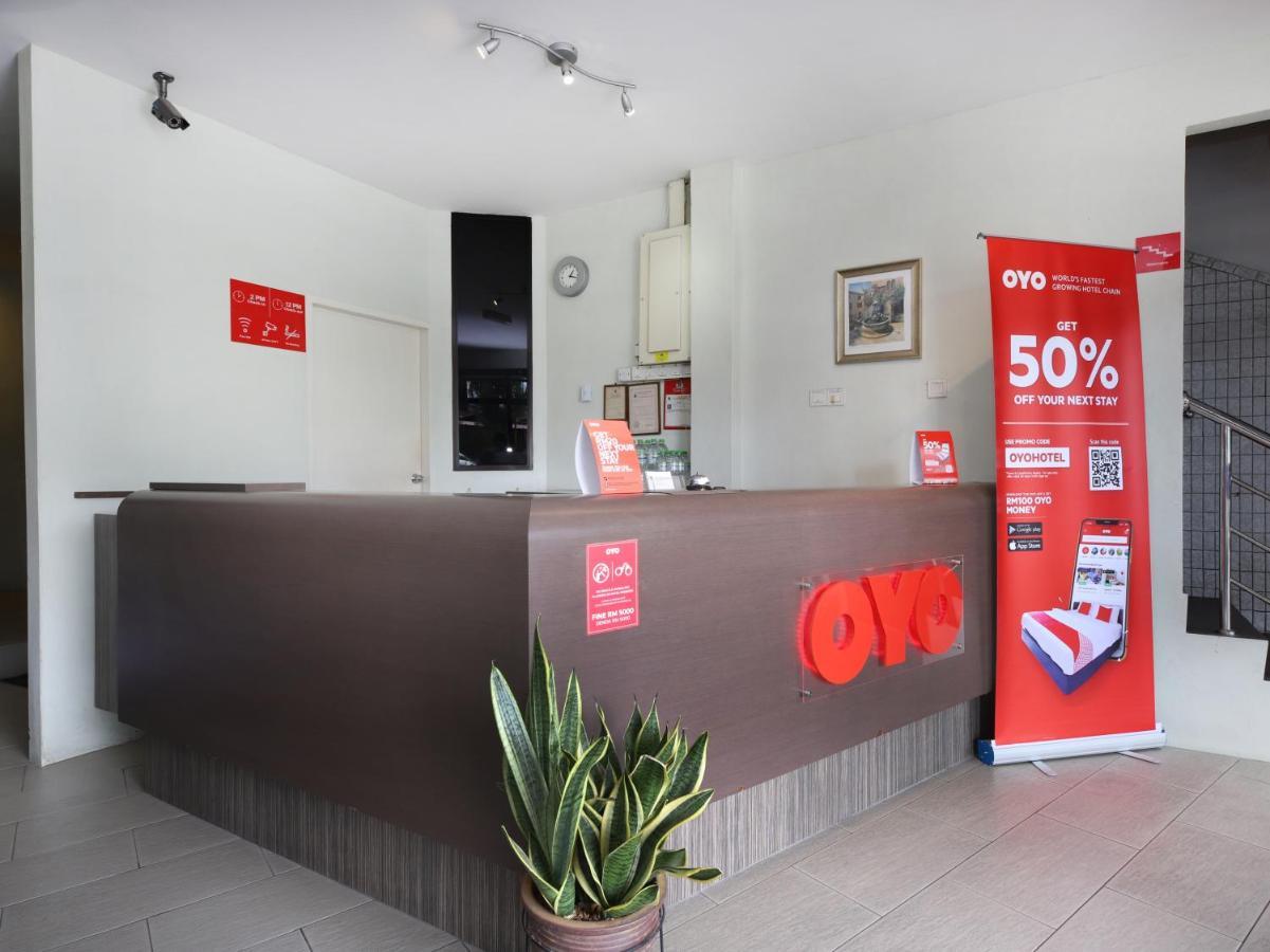 Oyo 44034 弗拉玛酒店 古晋 外观 照片